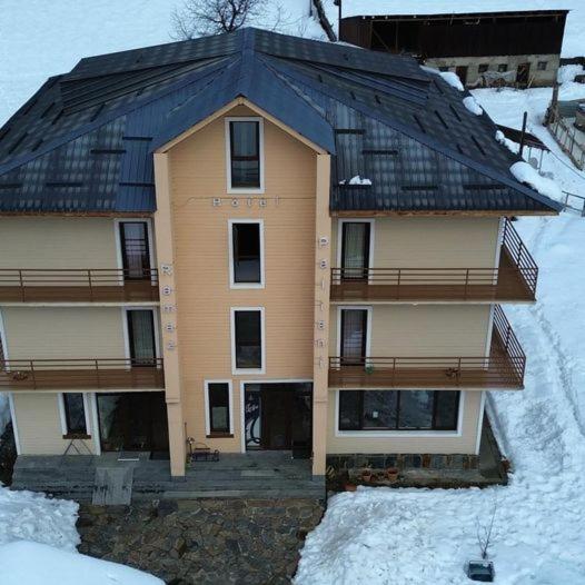 Hotel Ramaz Paliani Mestia Exteriör bild